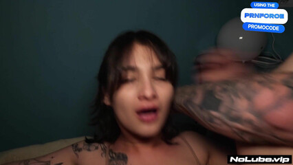 Охренеть, меня еще никто так жестко не трахал – не останавливайся, продолжай