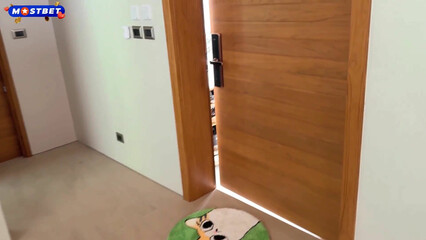 Жестко выебал доставщицу пиццы за то, что долго везла заказ