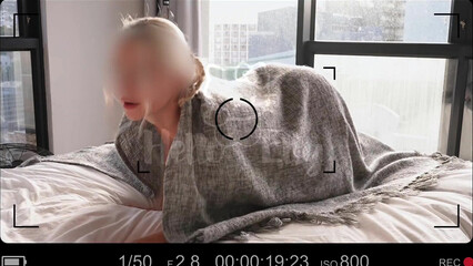 Старший брат снимает на камеру, как трахает сводную сестру в чулках