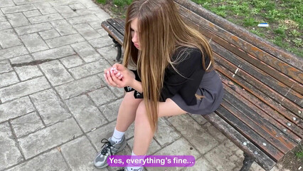 Приютил красивую незнакомку на один день и трахнул её у себя дома