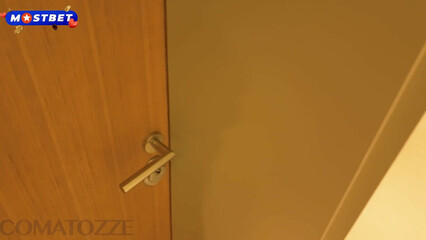 Красотка отдалась хозяину квартиры, чтобы не оказаться на улице