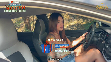 Грудастая телка отдалась незнакомцу на улице за то, что помог починить машину